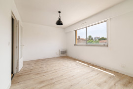 
                                                                                        Location
                                                                                         ST LAURENT DU VAR - CENTRE / Bureaux à louer de 40 m²