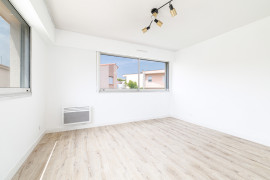 
                                                                                        Location
                                                                                         ST LAURENT DU VAR - CENTRE / Bureaux à louer de 40 m²