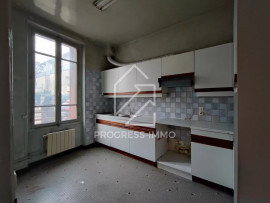 
                                                                                        Vente
                                                                                         St-Maur centre Maison à rénover