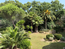 
                                                                                        Vente
                                                                                         St Raphaël Boulouris Appartement front de mer 3 pièce(s) 76m2 Terrasse Garage Piscine