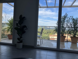 
                                                                                        Location
                                                                                         Stropezgolf A8 28 mn 
40 mn TGV/idéal cadre mute