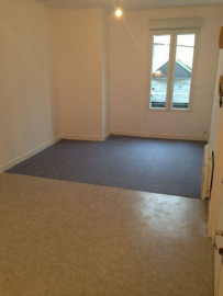 
                                                                                        Location
                                                                                         Studette
