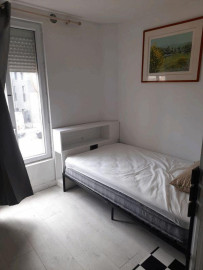 
                                                                                        Location
                                                                                         Studette