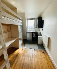 
                                                                                        Location
                                                                                         Studette à louer éligible aux APL Paris 15