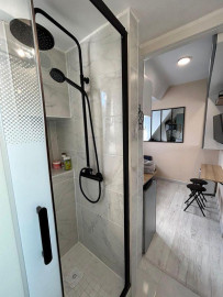 
                                                                                        Location
                                                                                         Studette à louer – Paris 15e (Métro Convention)