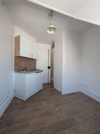 
                                                                                        Location
                                                                                         Studette avec WC et douche