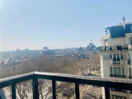 
                                                                                        Location
                                                                                         Studette École Militaire
