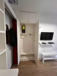 
                                                                                        Location
                                                                                         Studette meublée 10m² - Champs Elysées