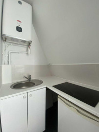 
                                                                                        Location
                                                                                         Studette Paris 8ème avec balcon