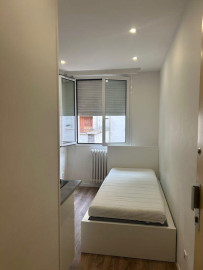 
                                                                                        Location
                                                                                         Studette Saint Mandé