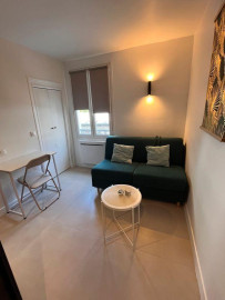
                                                                                        Location
                                                                                         Studio 11m2 - quartier des Batignolles