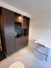 
                                                                                        Location
                                                                                         Studio 11m2 - quartier des Batignolles