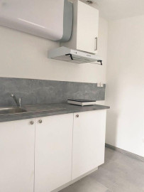 
                                                                                        Location
                                                                                         Studio 13m2 – Terrasse & Box de rangement - RER