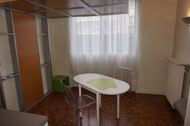 
                                                                                        Location
                                                                                         Studio 14m²-métro Anatole France