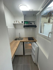 
                                                                                        Location
                                                                                         Studio 15 m² refait à neuf - Goncourt Paris 10