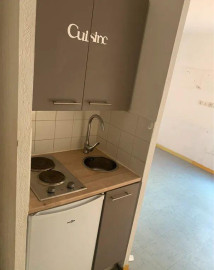 
                                                                                        Location
                                                                                         Studio 16m² proche facs Aix en Provence