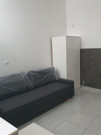 
                                                                                        Location
                                                                                         Studio 20 m² meublé, calme, indépendant, rénové