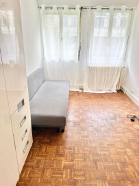 
                                                                                        Location
                                                                                         Studio 20 m² meublé – lumineux et calme