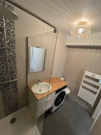 
                                                                                        Location
                                                                                         Studio 20 m2 refait à neuf