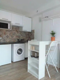 
                                                                                        Location
                                                                                         Studio 22m2 full équipé, 8min à pieds du Metro 11!