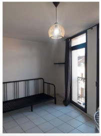 
                                                                                        Location
                                                                                         STUDIO 23m2 MEUBLE COTE PAVEE / LIMAYRAC