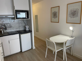 
                                                                                        Location
                                                                                         Studio 24 m2 bien équipé (loyer tout inclus)