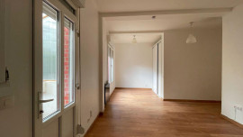 
                                                                                        Location
                                                                                         Studio 25 m2 avec terrasse avec vue sur Jardin