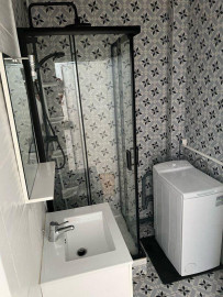 
                                                                                        Location
                                                                                         Studio 25m2