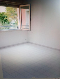 
                                                                                        Location
                                                                                         Studio 27m²
