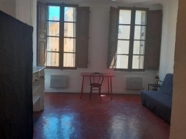 
                                                                                        Location
                                                                                         Studio 28 m2 Aix-en-Provence centre historique