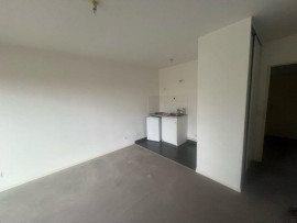 
                                                                                        Location
                                                                                         Studio 28m² avec balcon