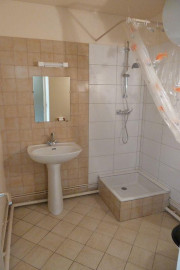 
                                                                                        Location
                                                                                         STUDIO 29 m2 à REIMS .A côté HÔPITAL Maison Blanch