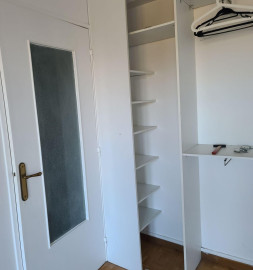 
                                                                                        Location
                                                                                         Studio 32 m2 avec balcon sans vis-à-vis