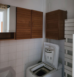 
                                                                                        Location
                                                                                         Studio 32 m2 avec balcon sans vis-à-vis