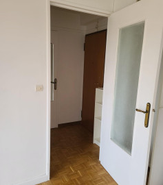
                                                                                        Location
                                                                                         Studio 32 m2 avec balcon sans vis-à-vis
