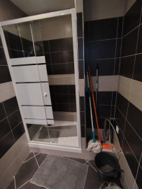 
                                                                                        Location
                                                                                         Studio 33 m2 Tbe, calme, 400m métro Lucie Aubrac.