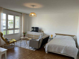 
                                                                                        Location
                                                                                         Studio 35 m² lumineux bien desservi