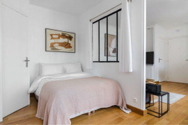 
                                                                                        Location
                                                                                         Studio 35m2 refait à neuf