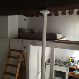 
                                                                                        Location
                                                                                         Studio à deux pas de Notre Dame de Paris (loyer tout inclus)
