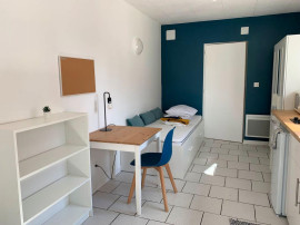 
                                                                                        Location
                                                                                         Studio A LOUER 20,3 m² 445 TCC
