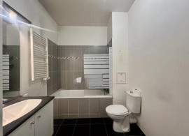 
                                                                                        Location
                                                                                         Studio À louer