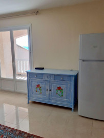 
                                                                                        Location
                                                                                         Studio à louer dans belle propriété tranquille