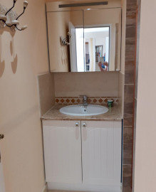 
                                                                                        Location
                                                                                         Studio à louer dans belle propriété tranquille