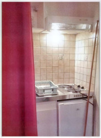 
                                                                                        Location
                                                                                         Studio agréable et clair