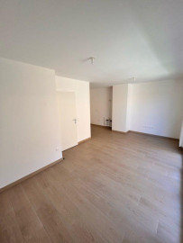 
                                                                                        Location
                                                                                         Studio, appartement 30 m² Aubervilliers