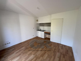 
                                                                                        Location
                                                                                         Studio au calme avec balcon et place de parking
