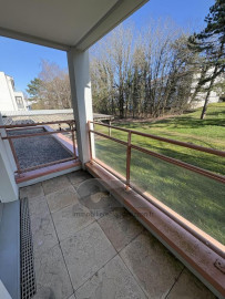 
                                                                                        Location
                                                                                         Studio au calme avec balcon et place de parking