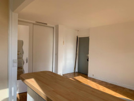 
                                                                                        Location
                                                                                         Studio  au calme proche commodités et commerces.