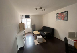 
                                                                                        Location
                                                                                         Studio au centre de Dijon, idéal pour étudiant