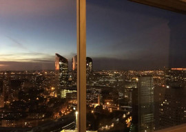 
                                                                                        Location
                                                                                         Studio au sommet de la Tour Défense 2000